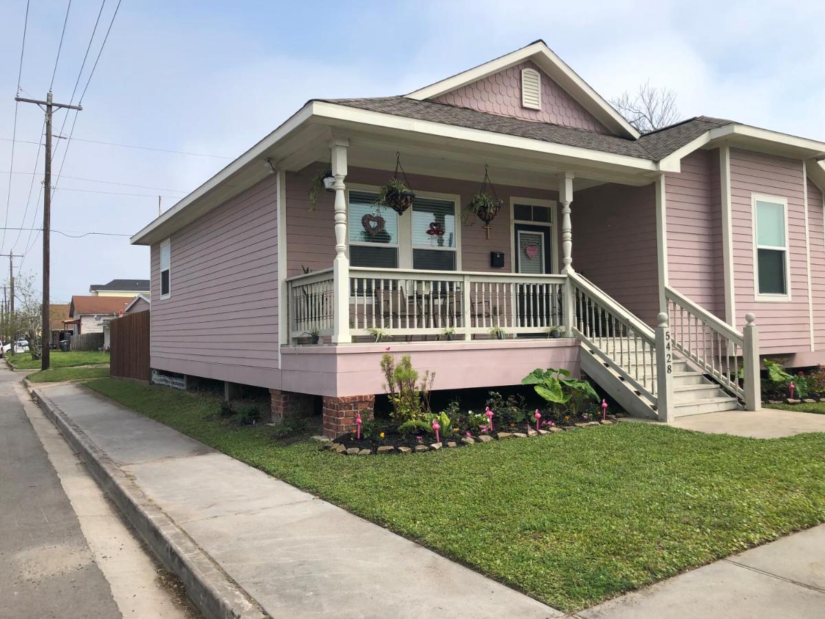 The Dusty Rose Chateau. Galveston Exterior photo